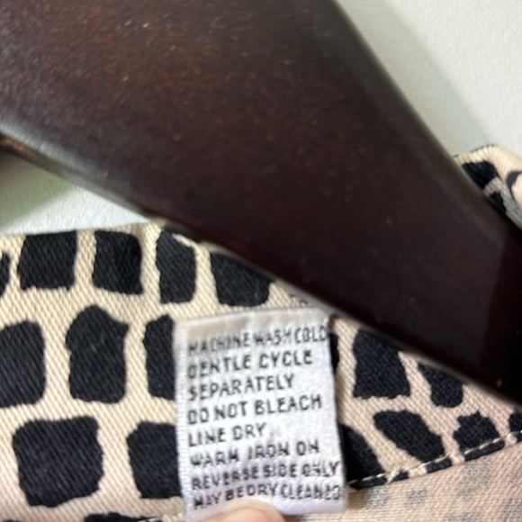 Chico’s vintage animal print utility jacket in size 2. EUC - Picture 6 of 8